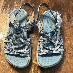 Blue Baretraps sandals
